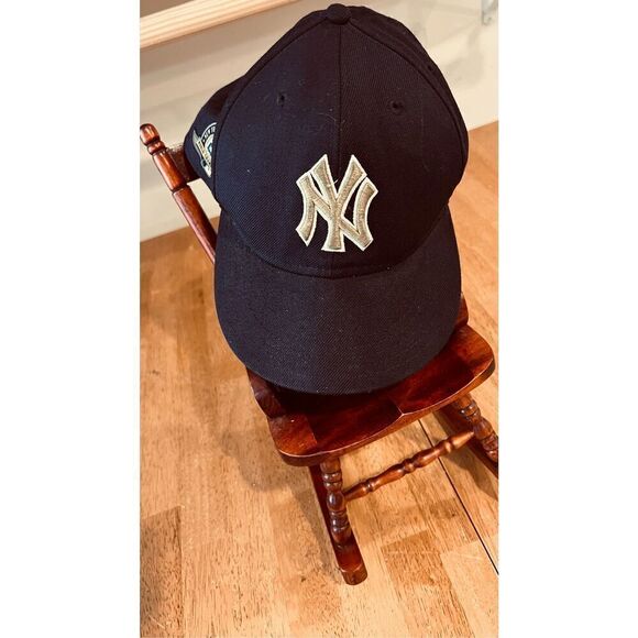 New York Yankees 59Fifty Official Baseball Cap Hat  Size 7 1/8 - Picture 1 of 10
